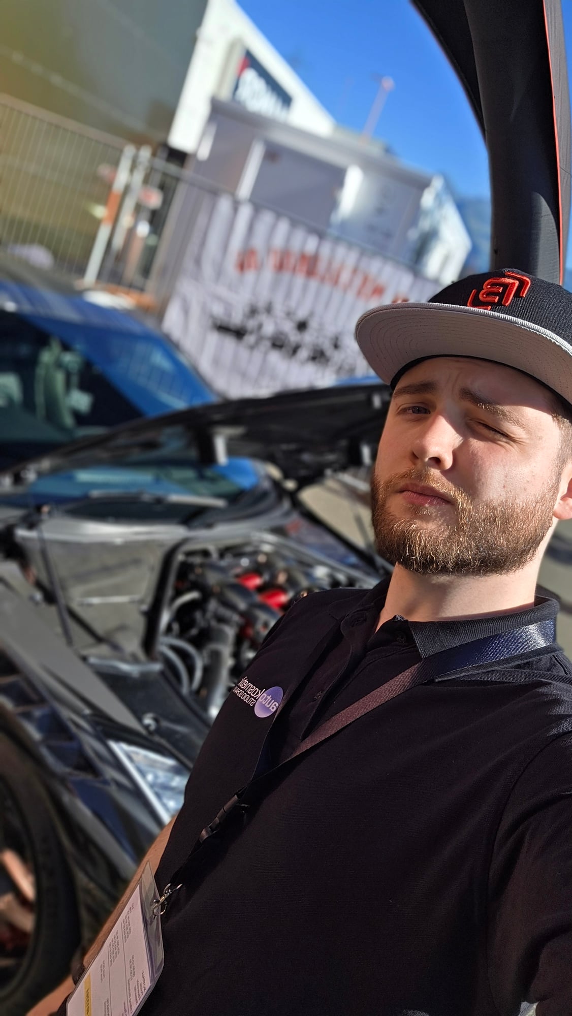 Igor Rusko als Aussteller beim Porsche-Treffen in Haag mit dem Nissan GT-R